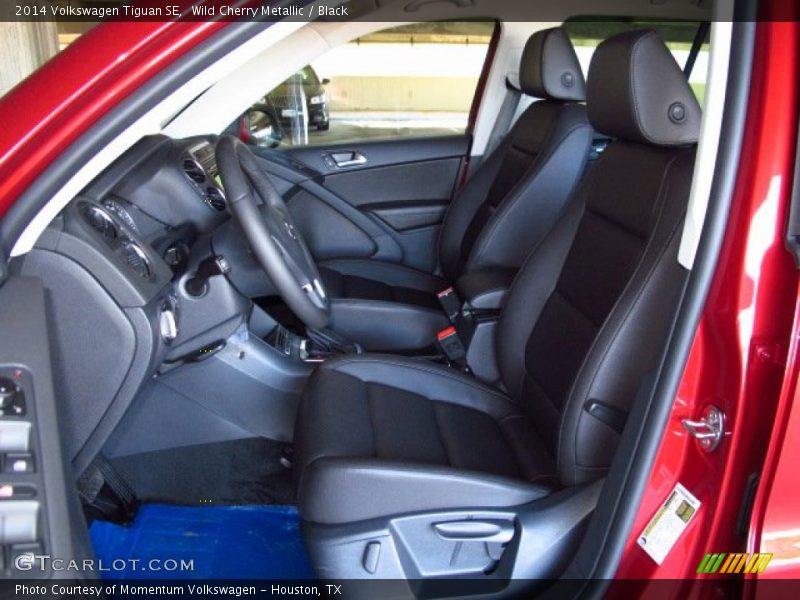 Wild Cherry Metallic / Black 2014 Volkswagen Tiguan SE