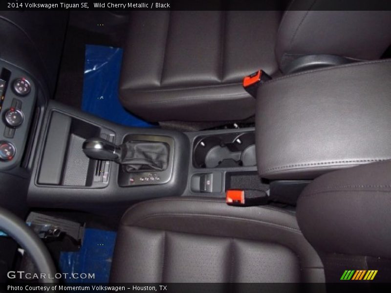 Wild Cherry Metallic / Black 2014 Volkswagen Tiguan SE