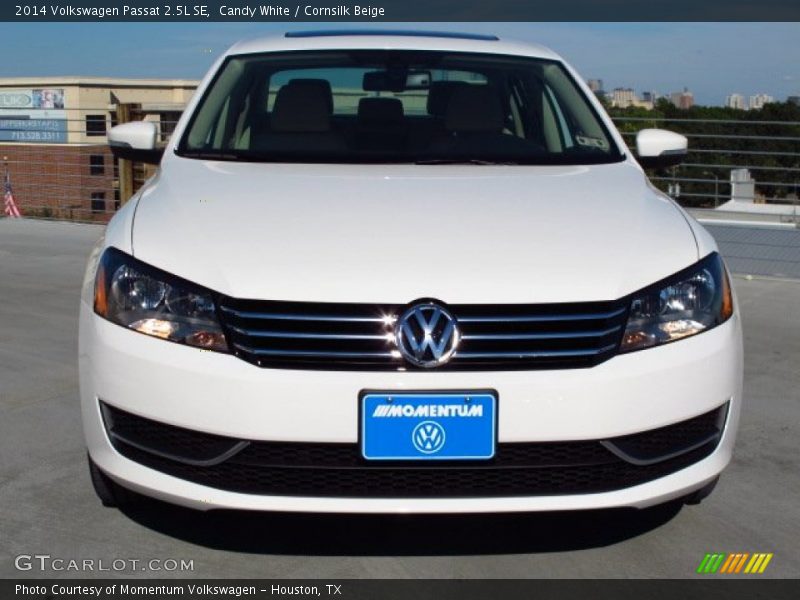 Candy White / Cornsilk Beige 2014 Volkswagen Passat 2.5L SE