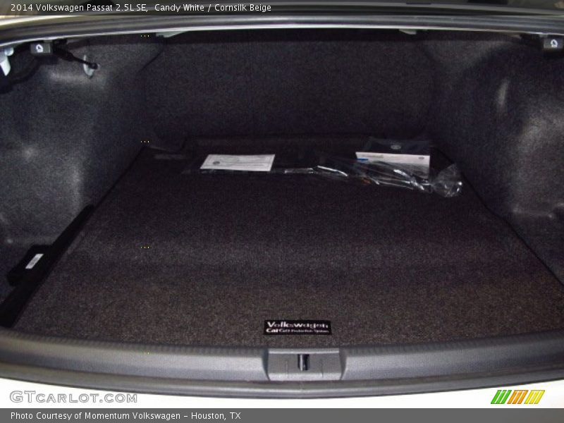 Candy White / Cornsilk Beige 2014 Volkswagen Passat 2.5L SE