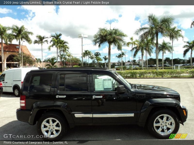 Brilliant Black Crystal Pearl / Light Pebble Beige 2009 Jeep Liberty Limited