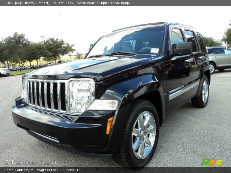 Front 3/4 View of 2009 Liberty Limited
