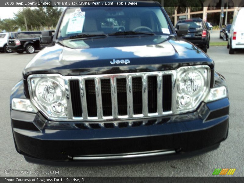 Brilliant Black Crystal Pearl / Light Pebble Beige 2009 Jeep Liberty Limited