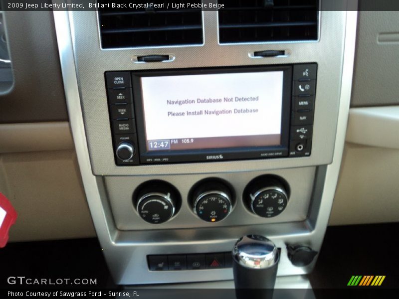 Brilliant Black Crystal Pearl / Light Pebble Beige 2009 Jeep Liberty Limited