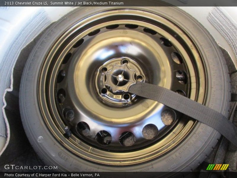 Summit White / Jet Black/Medium Titanium 2013 Chevrolet Cruze LS