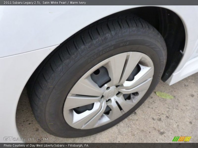 Satin White Pearl / Warm Ivory 2011 Subaru Legacy 2.5i