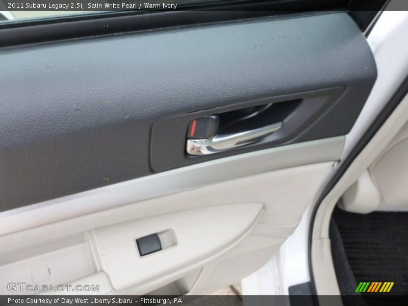 Satin White Pearl / Warm Ivory 2011 Subaru Legacy 2.5i