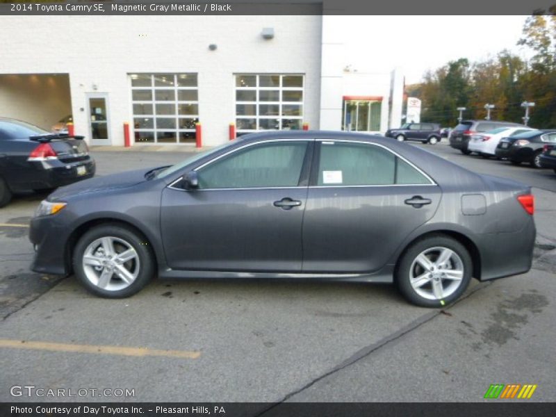 Magnetic Gray Metallic / Black 2014 Toyota Camry SE