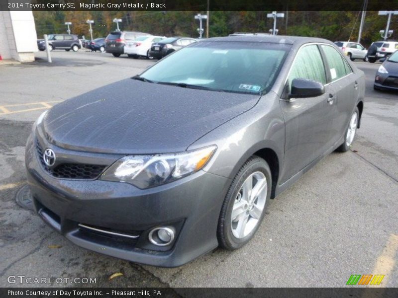 Magnetic Gray Metallic / Black 2014 Toyota Camry SE
