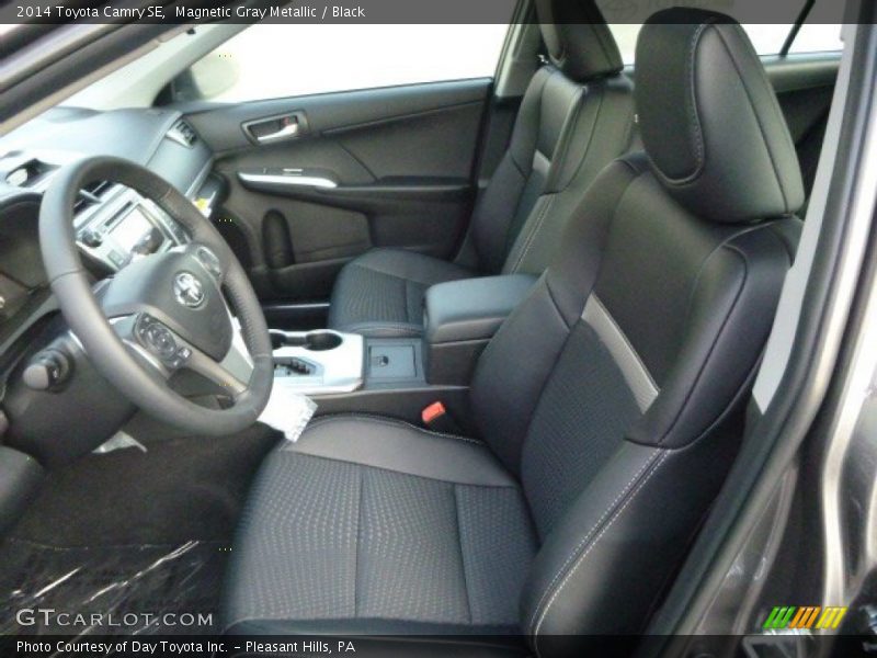 Magnetic Gray Metallic / Black 2014 Toyota Camry SE