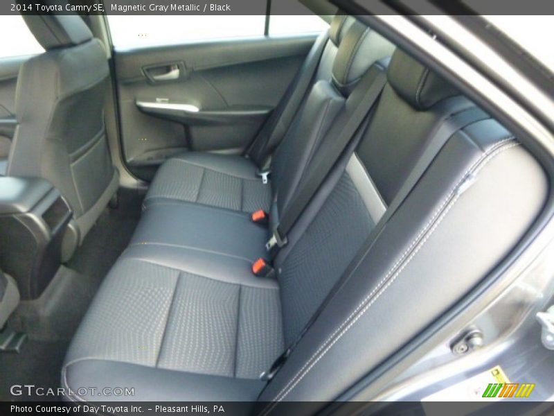 Magnetic Gray Metallic / Black 2014 Toyota Camry SE