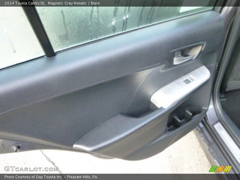 Magnetic Gray Metallic / Black 2014 Toyota Camry SE