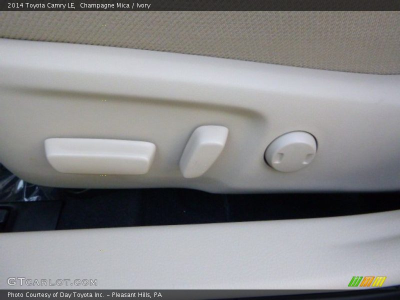 Champagne Mica / Ivory 2014 Toyota Camry LE