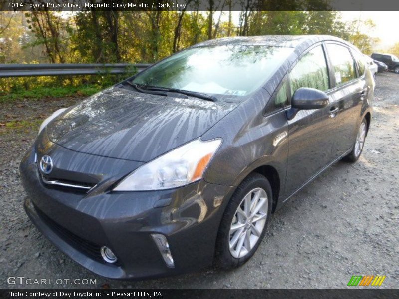 Magnetic Gray Metallic / Dark Gray 2014 Toyota Prius v Five