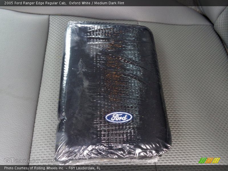 Oxford White / Medium Dark Flint 2005 Ford Ranger Edge Regular Cab