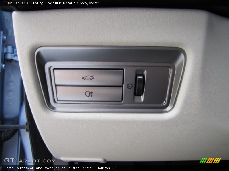 Frost Blue Metallic / Ivory/Oyster 2009 Jaguar XF Luxury