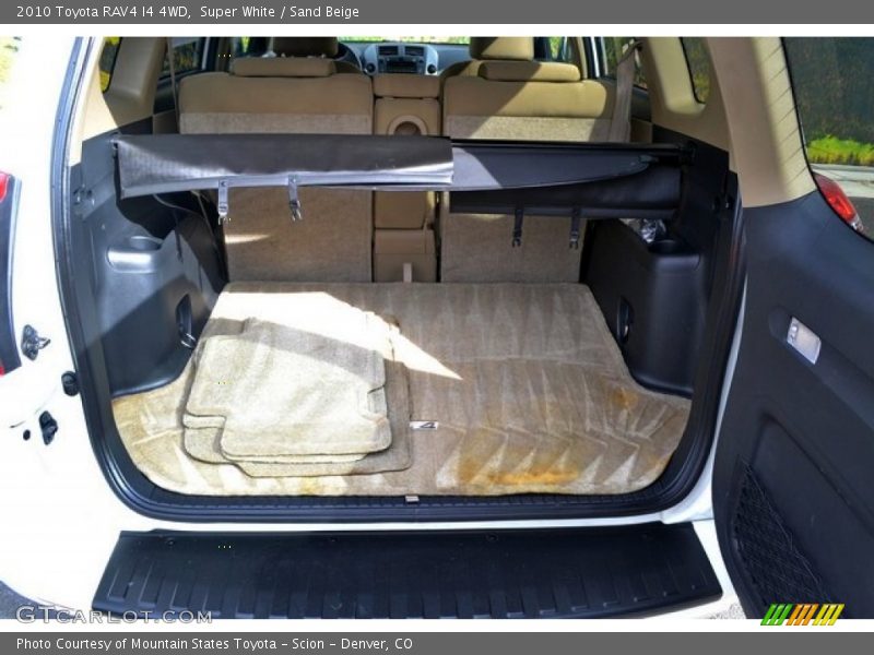 Super White / Sand Beige 2010 Toyota RAV4 I4 4WD