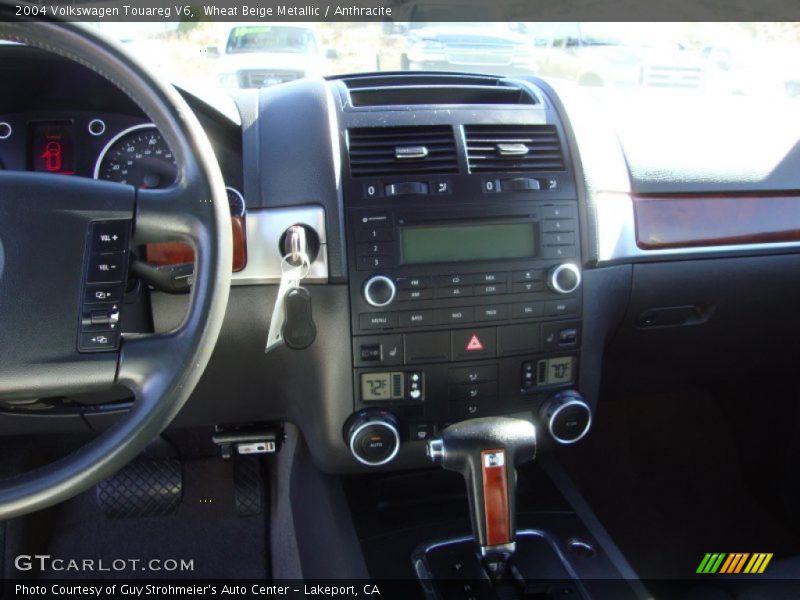 Wheat Beige Metallic / Anthracite 2004 Volkswagen Touareg V6