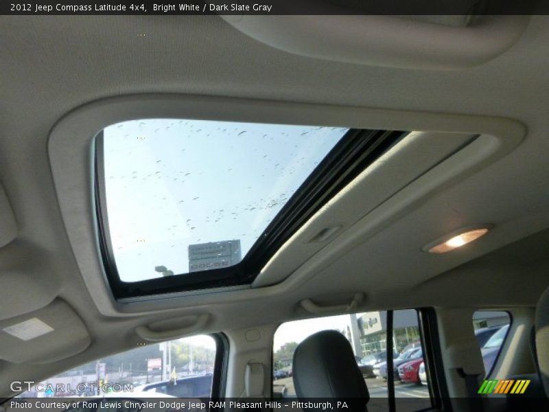 Bright White / Dark Slate Gray 2012 Jeep Compass Latitude 4x4