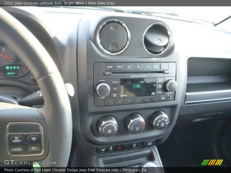 Bright White / Dark Slate Gray 2012 Jeep Compass Latitude 4x4
