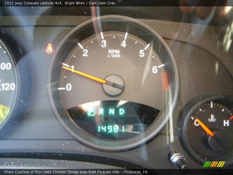 Bright White / Dark Slate Gray 2012 Jeep Compass Latitude 4x4