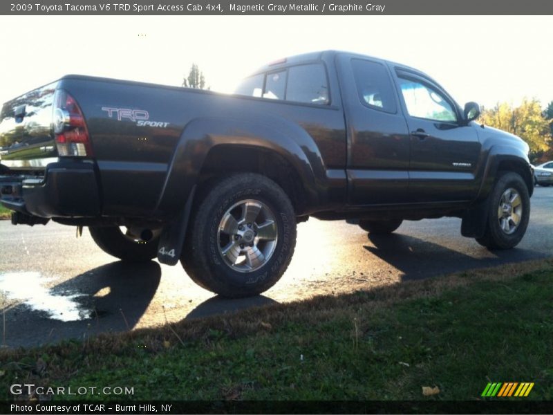 Magnetic Gray Metallic / Graphite Gray 2009 Toyota Tacoma V6 TRD Sport Access Cab 4x4