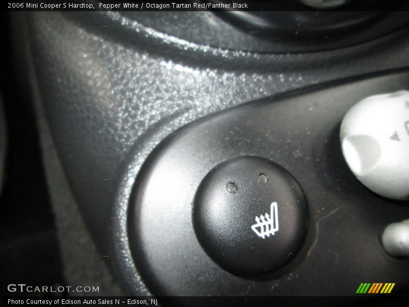 Pepper White / Octagon Tartan Red/Panther Black 2006 Mini Cooper S Hardtop