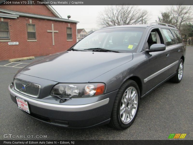 Titanium Gray Metallic / Graphite 2004 Volvo V70 2.5T