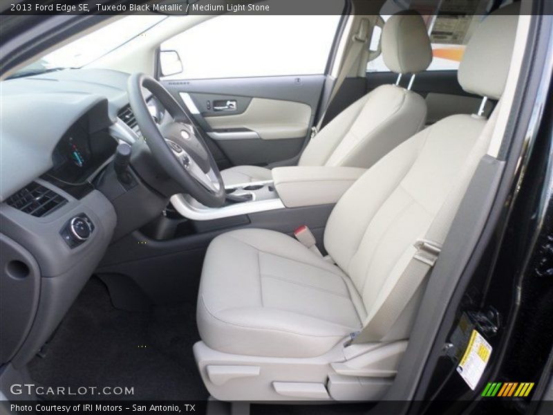 Tuxedo Black Metallic / Medium Light Stone 2013 Ford Edge SE