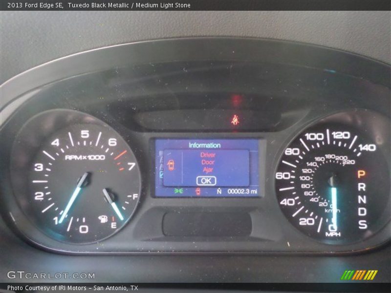 Tuxedo Black Metallic / Medium Light Stone 2013 Ford Edge SE