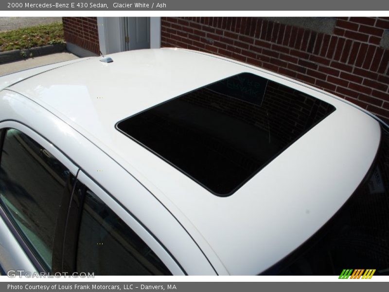 Sunroof of 2000 E 430 Sedan