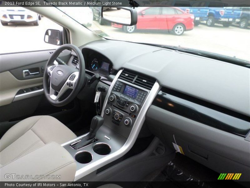 Tuxedo Black Metallic / Medium Light Stone 2013 Ford Edge SE