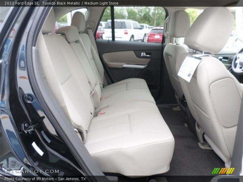 Tuxedo Black Metallic / Medium Light Stone 2013 Ford Edge SE