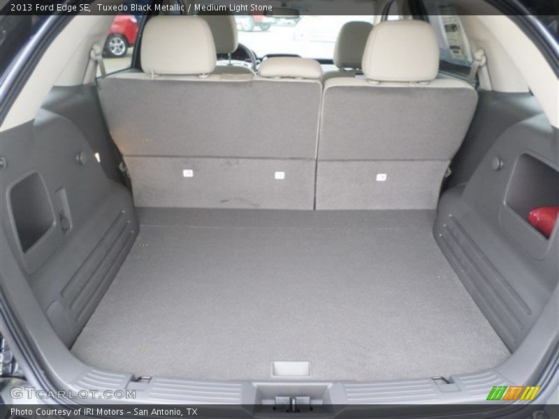 Tuxedo Black Metallic / Medium Light Stone 2013 Ford Edge SE
