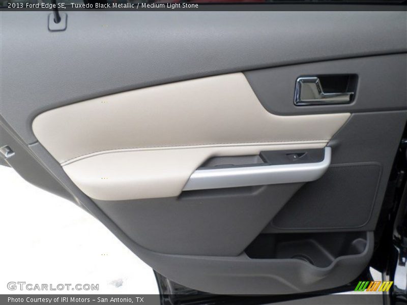 Tuxedo Black Metallic / Medium Light Stone 2013 Ford Edge SE