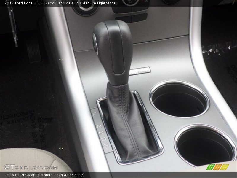 Tuxedo Black Metallic / Medium Light Stone 2013 Ford Edge SE