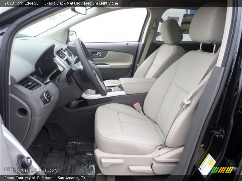 Tuxedo Black Metallic / Medium Light Stone 2013 Ford Edge SE