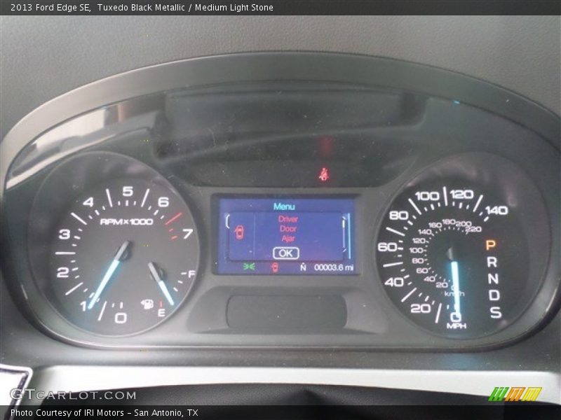 Tuxedo Black Metallic / Medium Light Stone 2013 Ford Edge SE