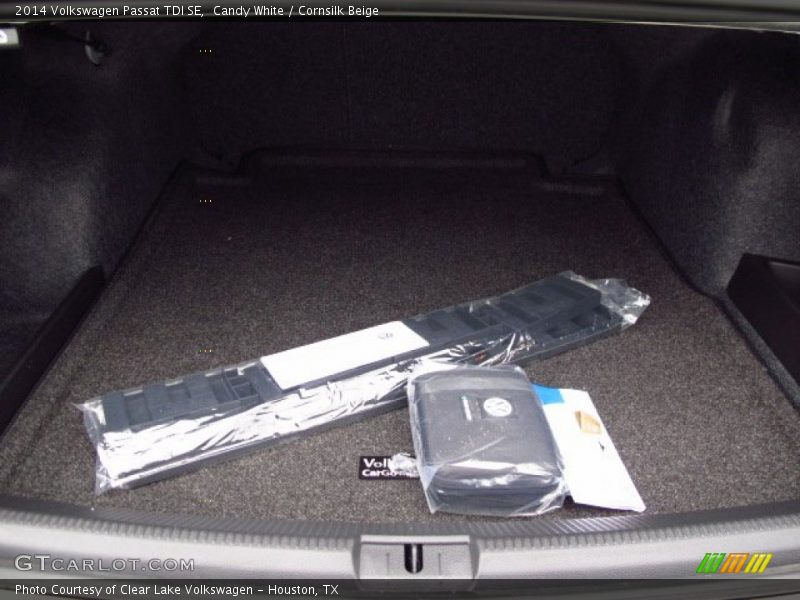 Candy White / Cornsilk Beige 2014 Volkswagen Passat TDI SE