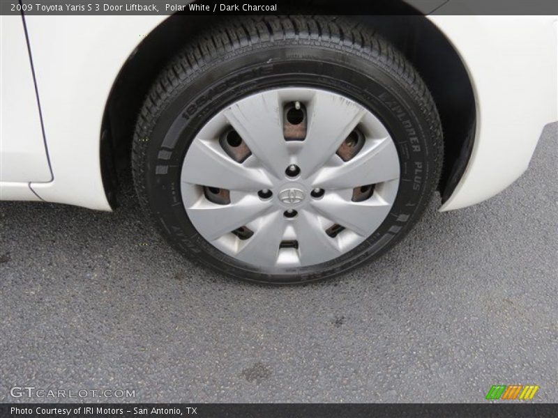 Polar White / Dark Charcoal 2009 Toyota Yaris S 3 Door Liftback