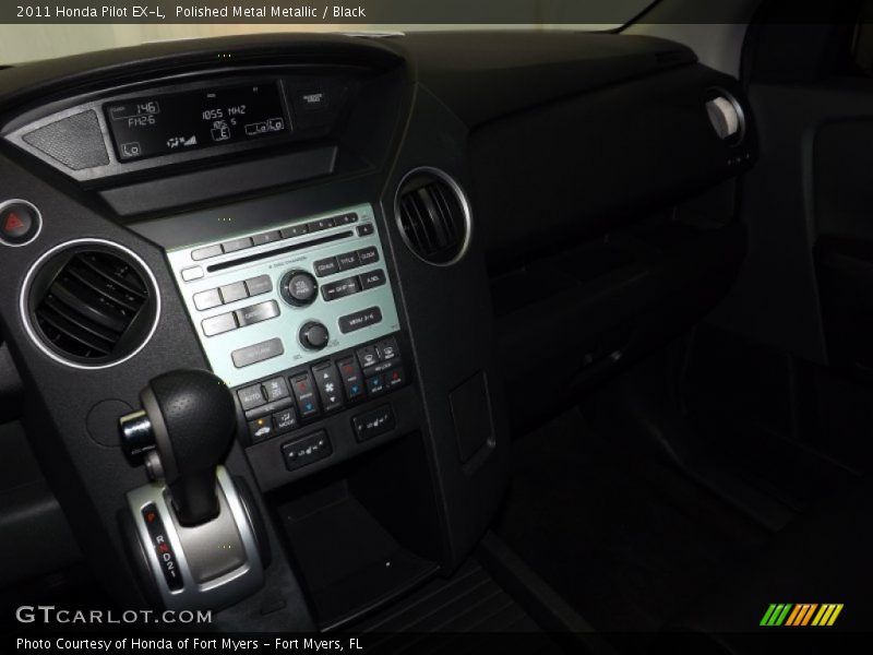Polished Metal Metallic / Black 2011 Honda Pilot EX-L