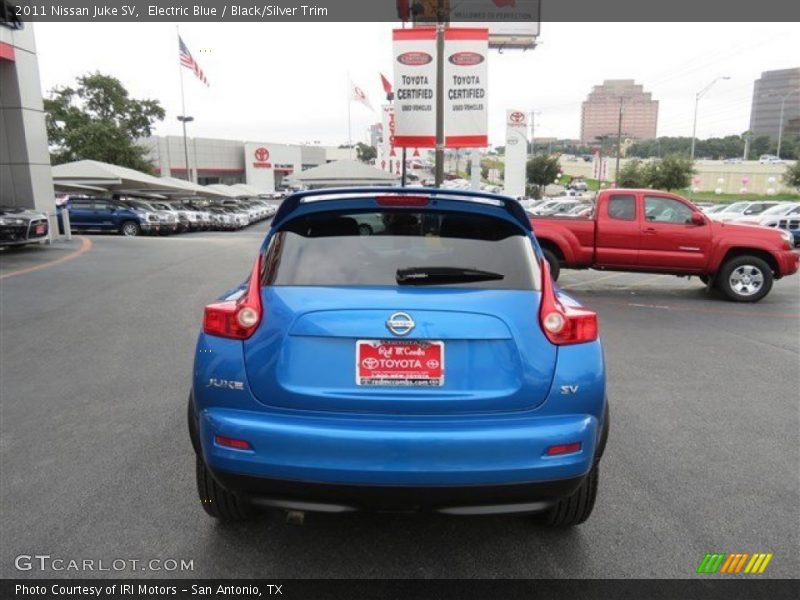 Electric Blue / Black/Silver Trim 2011 Nissan Juke SV