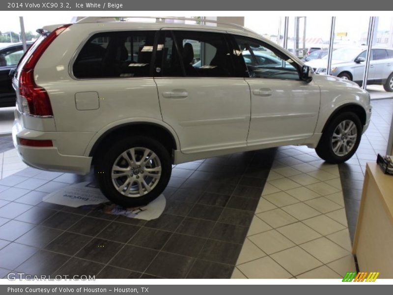 Ice White / Beige 2014 Volvo XC90 3.2