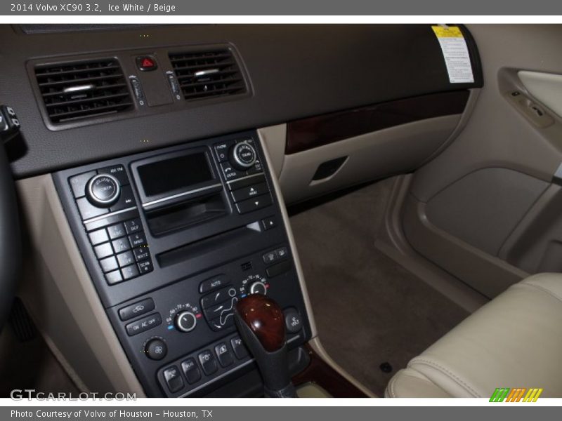 Ice White / Beige 2014 Volvo XC90 3.2