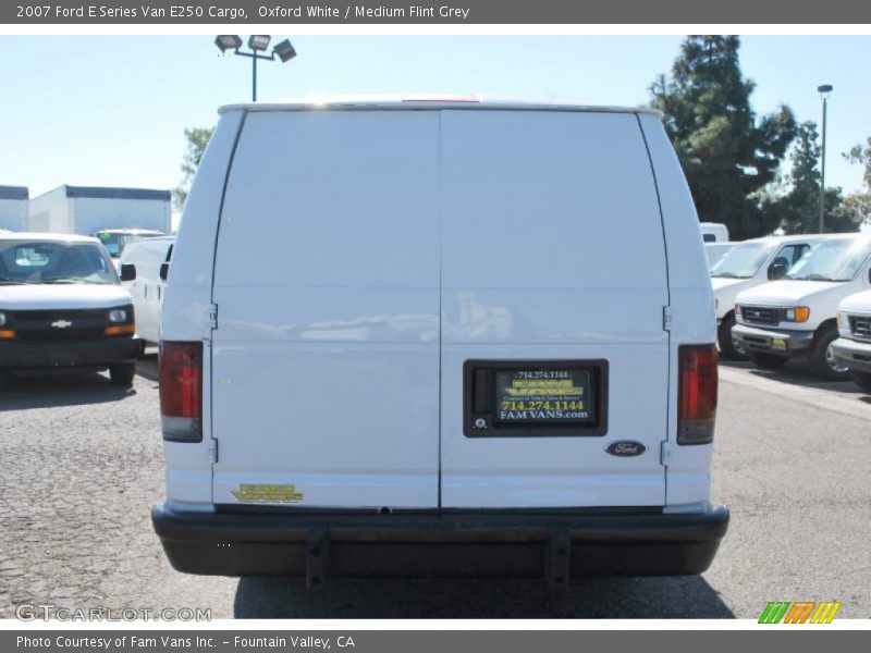 Oxford White / Medium Flint Grey 2007 Ford E Series Van E250 Cargo