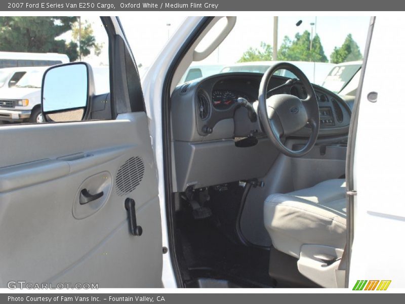 Oxford White / Medium Flint Grey 2007 Ford E Series Van E250 Cargo
