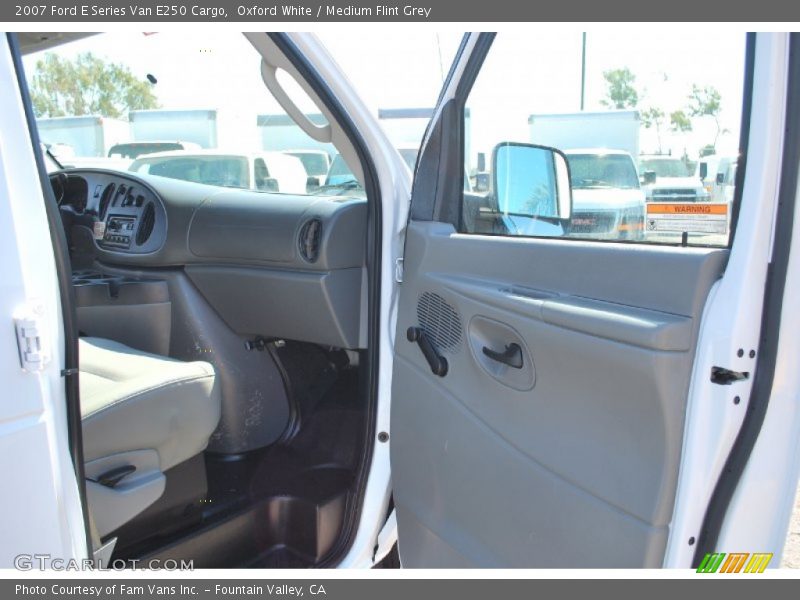Oxford White / Medium Flint Grey 2007 Ford E Series Van E250 Cargo