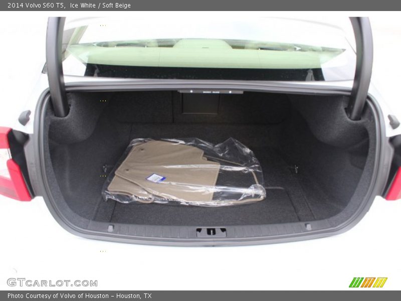 Ice White / Soft Beige 2014 Volvo S60 T5