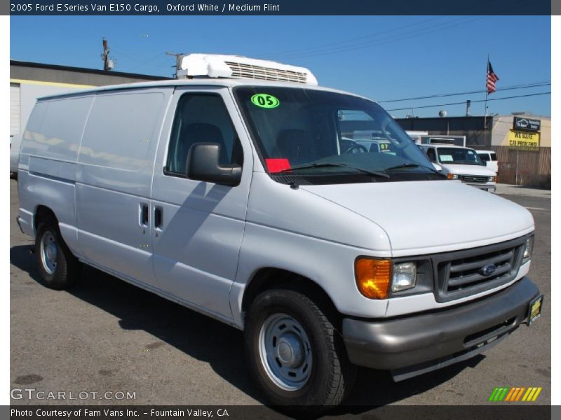 Oxford White / Medium Flint 2005 Ford E Series Van E150 Cargo