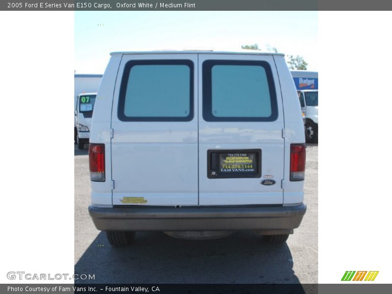 Oxford White / Medium Flint 2005 Ford E Series Van E150 Cargo